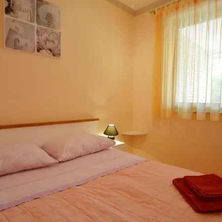 Fuer 4 Personen Ca 43 Qm In Rovinj-monsena, Istrien Istrische Riviera * Rovinj